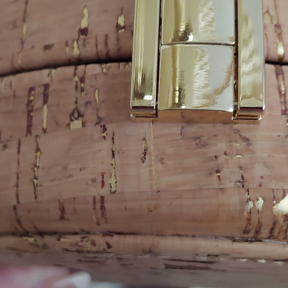 Brand new cork, shoulder strap purse - Picture 3 of 3